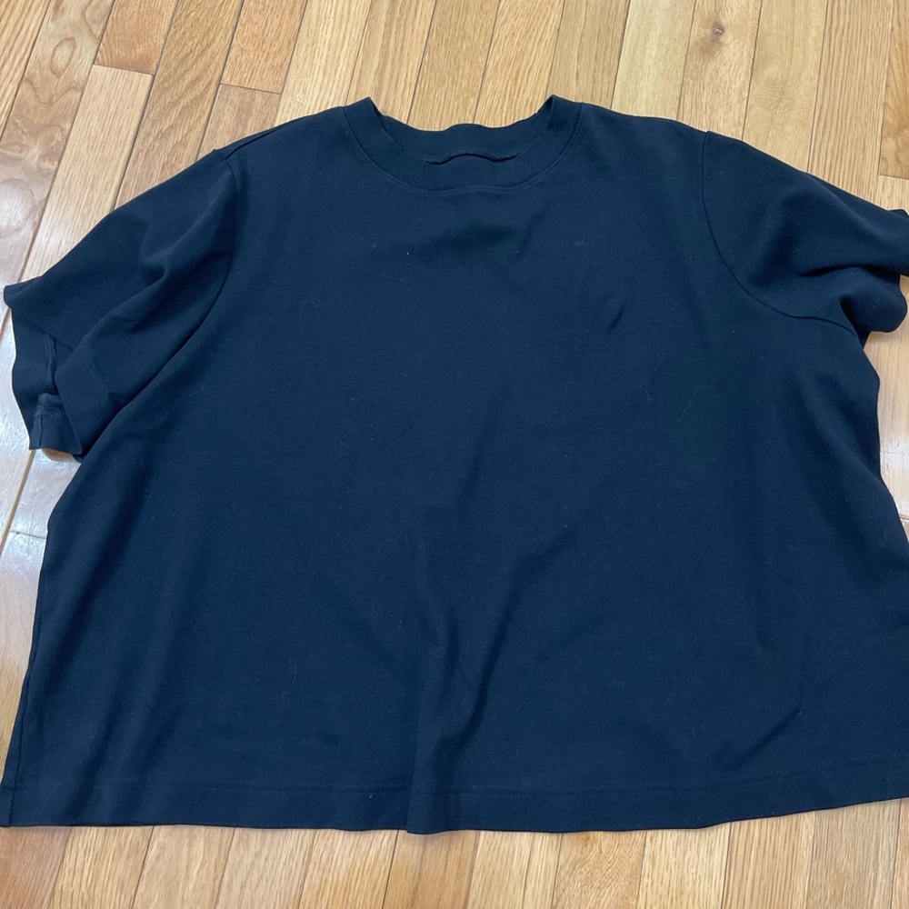 Old Navy T shirt